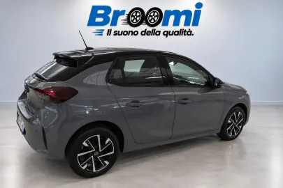 Car image 4