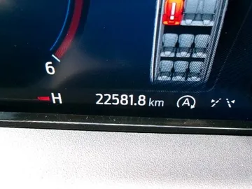 Car image 34