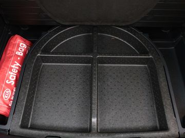 Car image 37