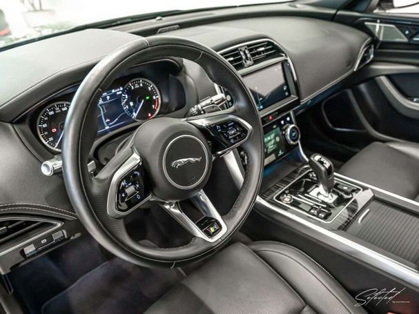 Jaguar XE P250 184 kW image number 22