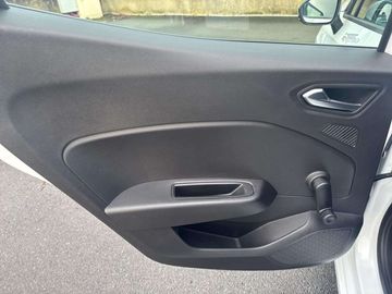 Car image 28