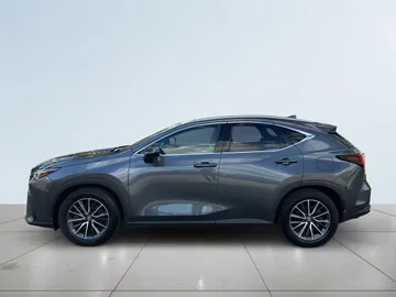 Car image 5