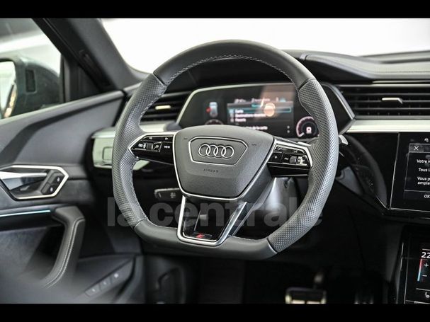 Audi Q8 50 quattro e-tron S-line 300 kW image number 19