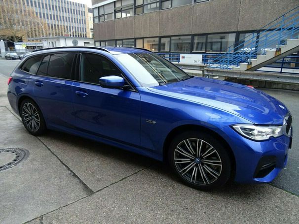 BMW 330e Touring M Sport xDrive 215 kW image number 13