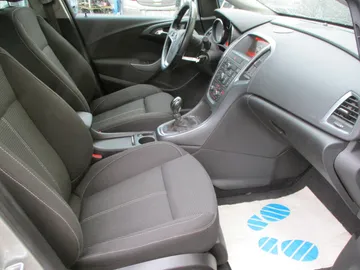 Car image 25