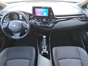 Car image 13