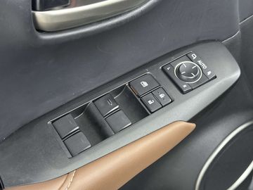 Car image 26