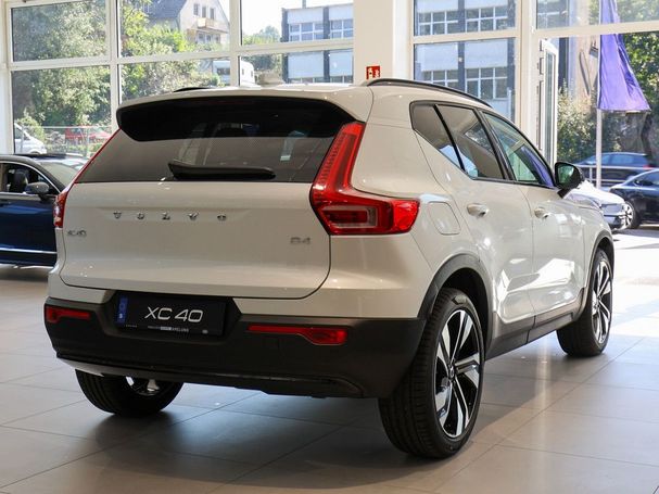 Volvo XC40 B4 Ultra Dark 145 kW image number 2