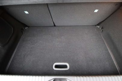 Car image 37