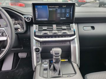 Car image 12