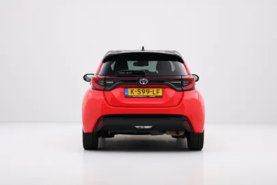 Car image 4