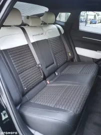 Car image 40