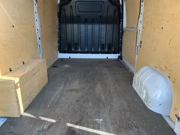 Car image 39