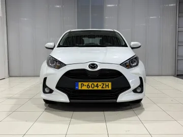 Car image 4