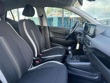 Car image 31