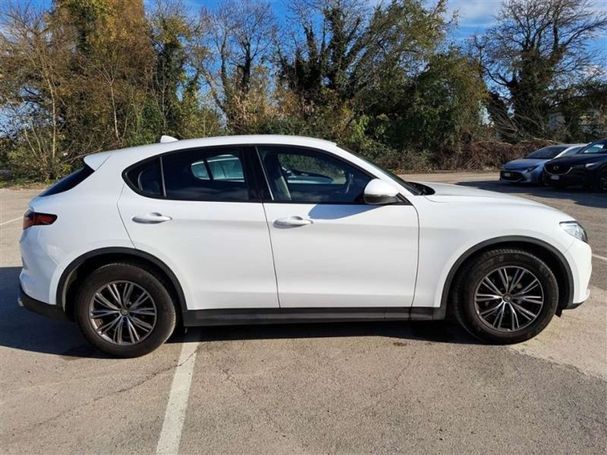 Alfa Romeo Stelvio 2.2 Business 118 kW image number 3