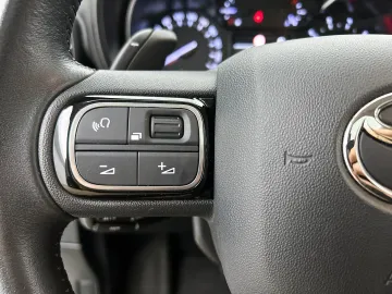 Car image 36