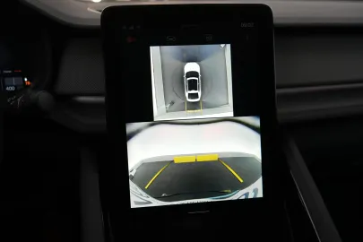 Car image 32