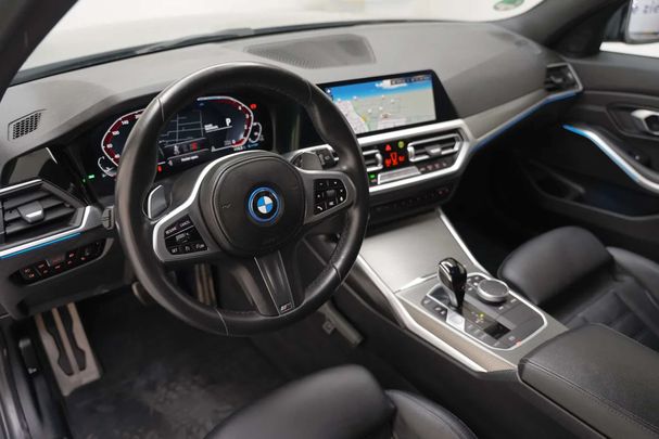 BMW 320 e Touring 150 kW image number 16