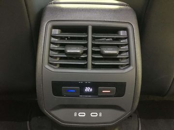 Car image 38