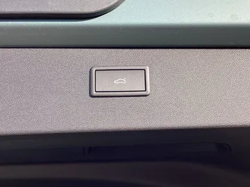 Car image 42