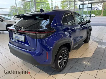 Car image 3