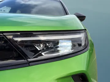 Car image 24