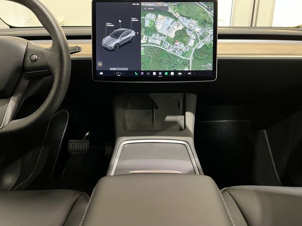 Tesla Model Y Long Range AWD 378 kW image number 16