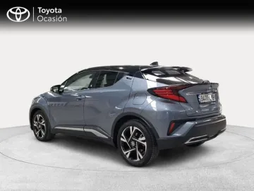 Car image 4