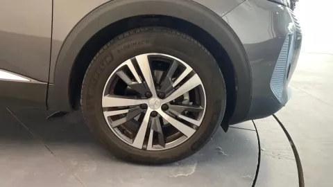 Car image 28