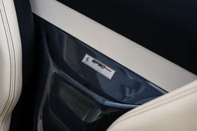 Car image 37