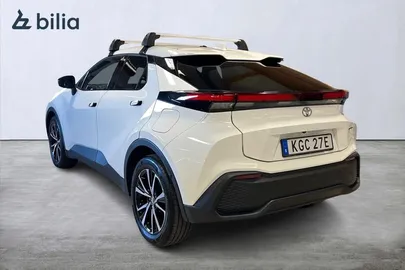 Car image 3