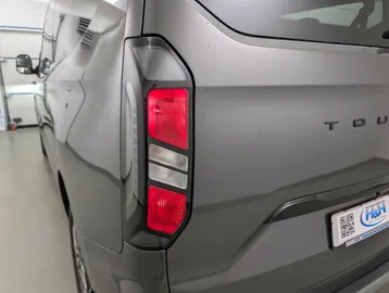 Car image 33