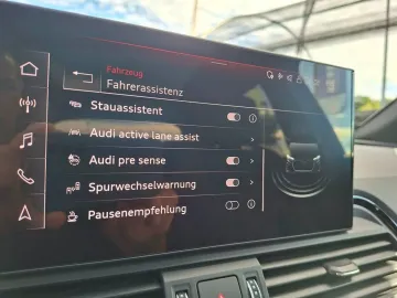Car image 32