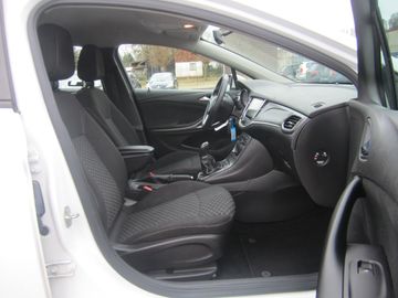 Car image 10