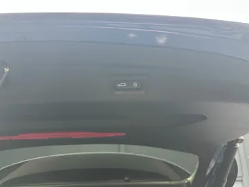 Car image 36