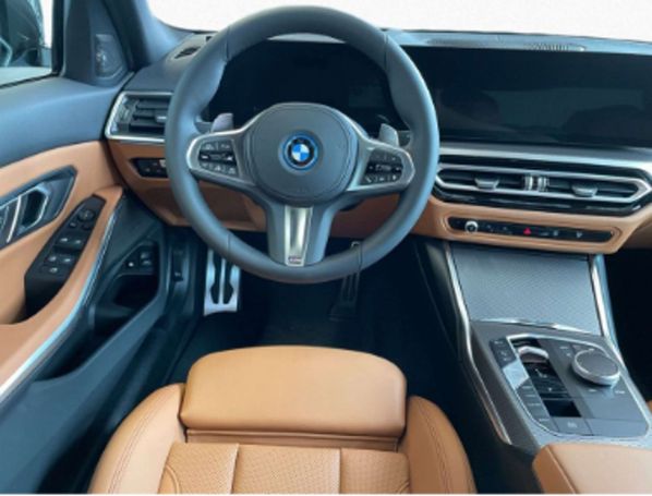 BMW 330 e 215 kW image number 6