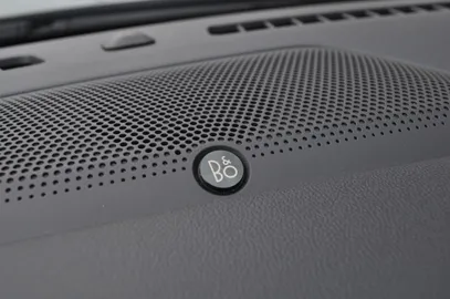 Car image 27