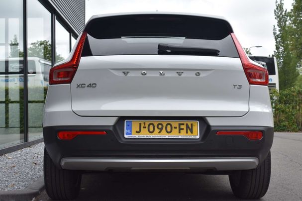 Volvo XC40 T3 120 kW image number 32