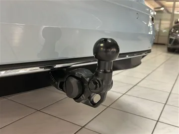Car image 29