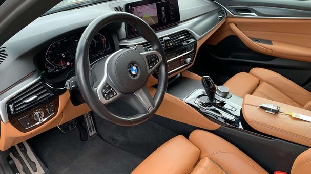 BMW 530d Touring xDrive 210 kW image number 6