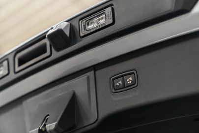 Car image 48