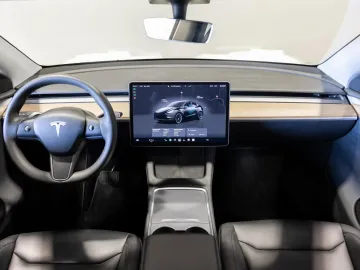 Car image 33