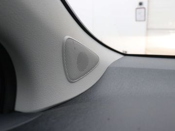 Car image 38