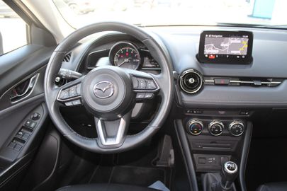 Car image 12