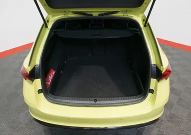 Car image 38