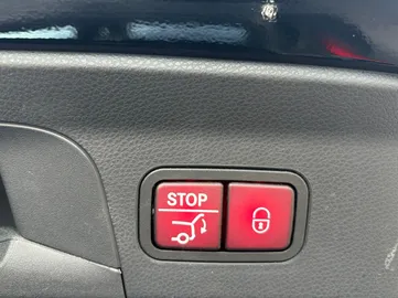 Car image 33