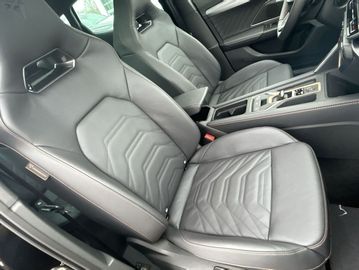 Car image 27