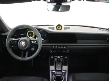 Car image 36