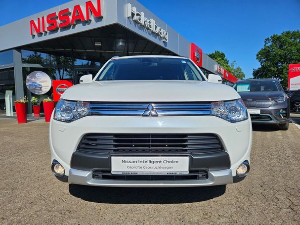 Mitsubishi Outlander 2.0 Top 4WD 120 kW image number 3